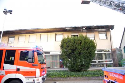 Dachstuhlbrand in Mehrfamilienhaus in Stuttgart-Sillenbuch